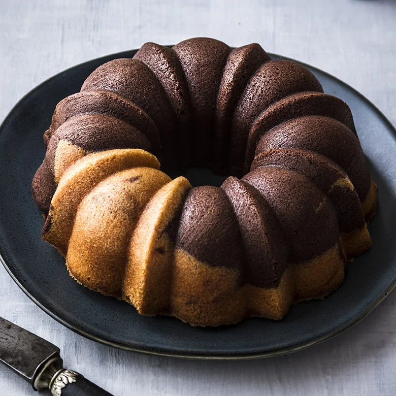 Anniversary Bundt Pan 10-15 Cups - Image 8