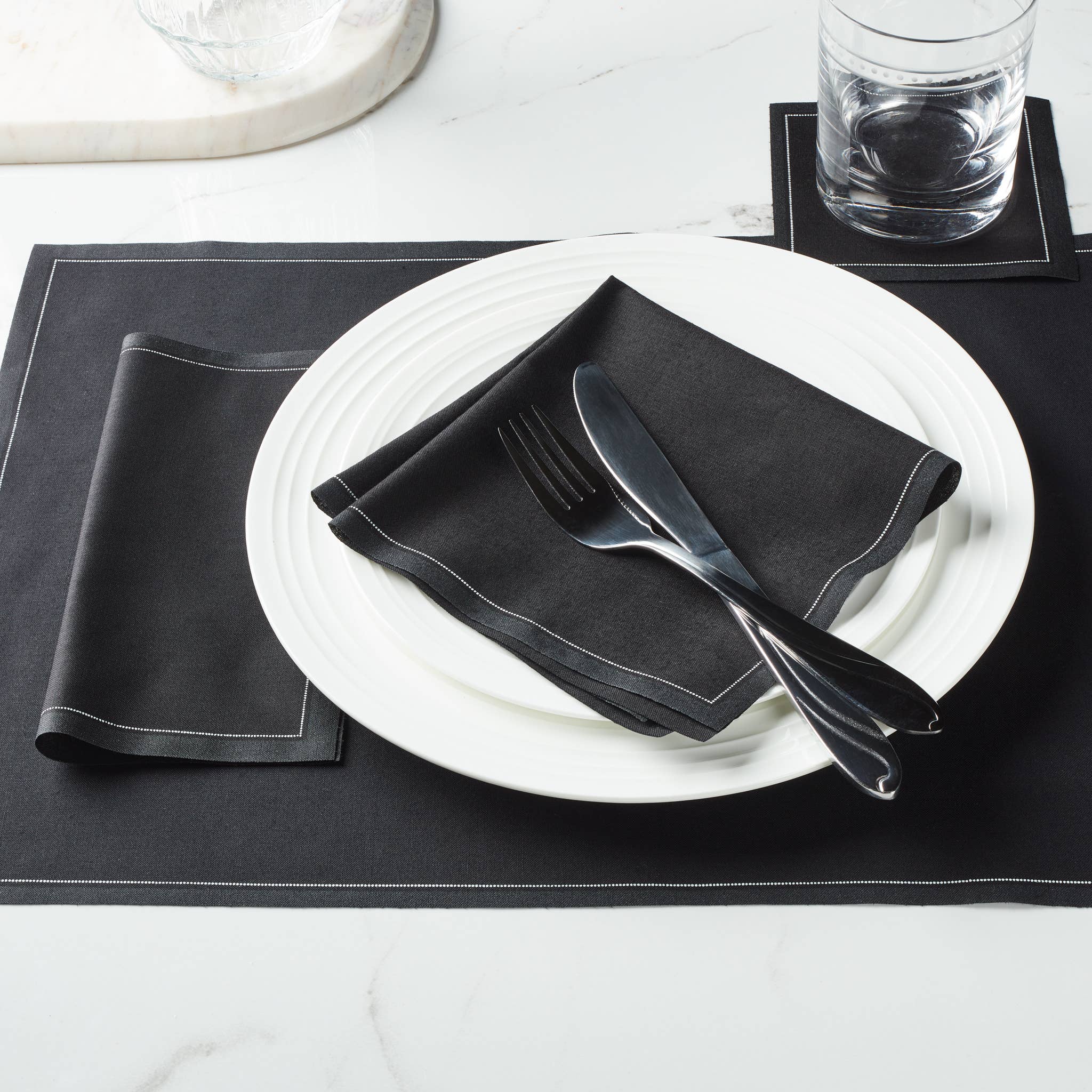 Black Cotton Dinner Napkins 12 Units - Image 2