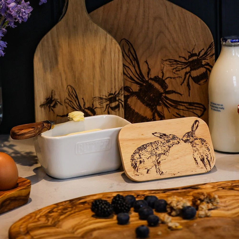 Butter Dish - Kissing Hare White - Image 2