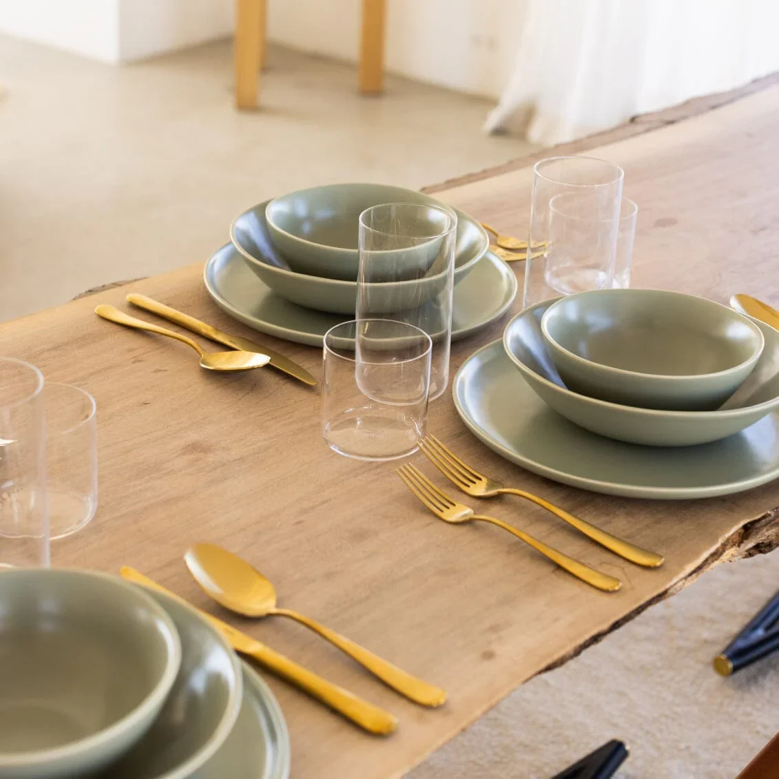 Fable Dinnerware Set 16 piece - Beachgrass Green - Image 2