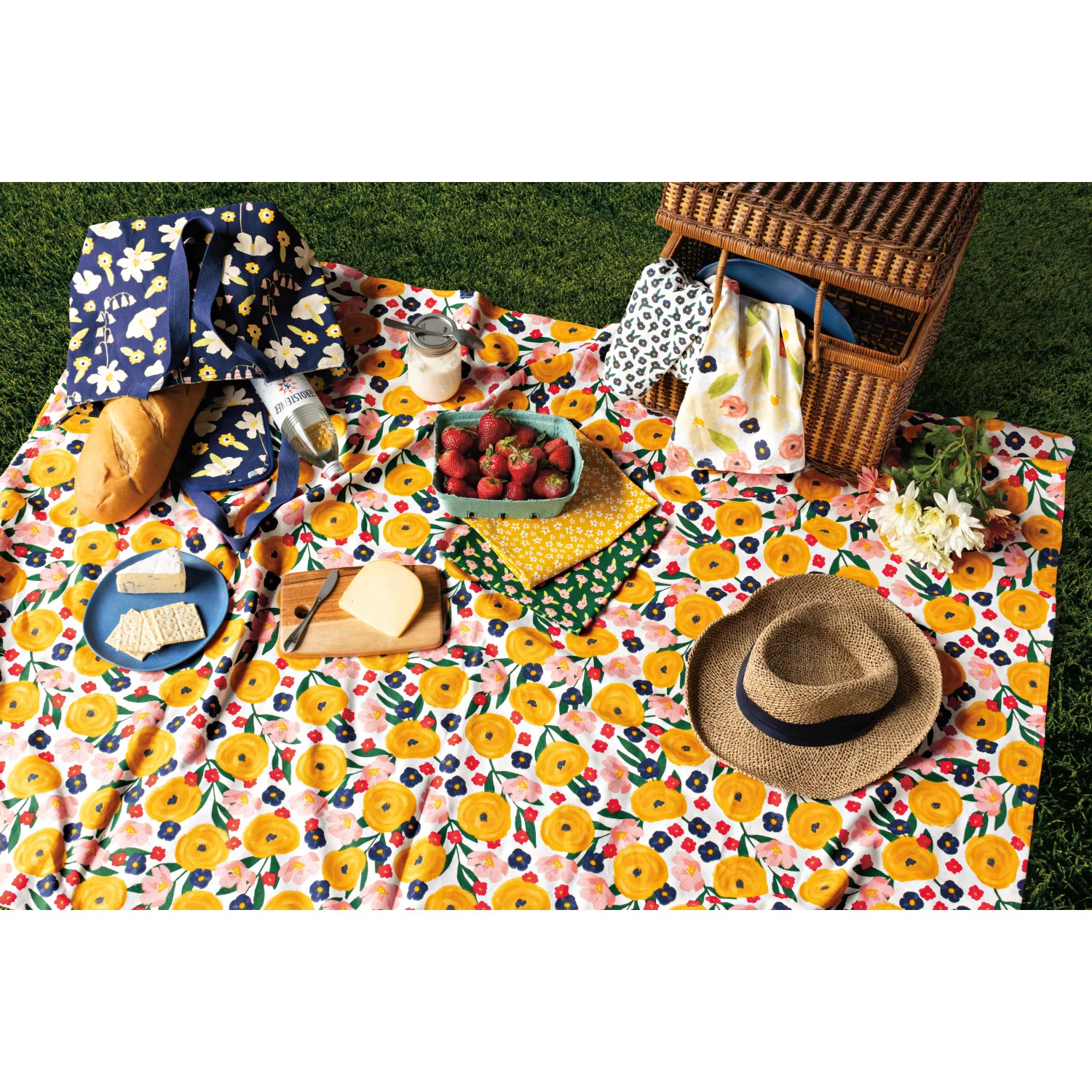 Full Bloom Tablecloth 120 x 60 inches - Image 3