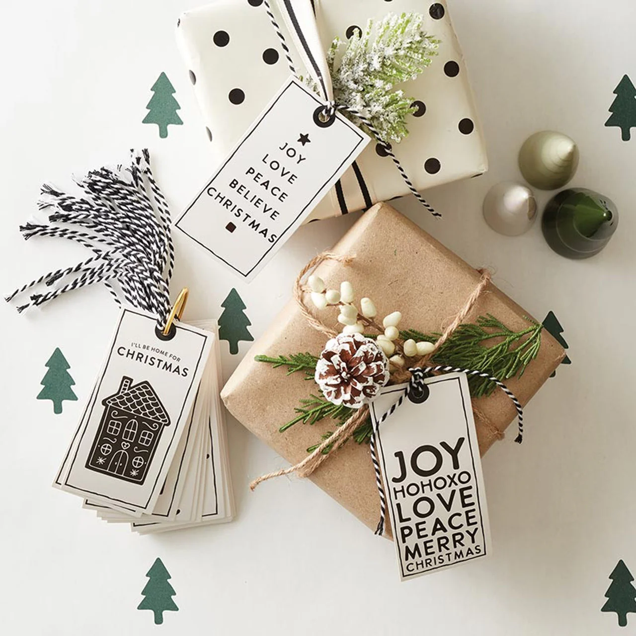 Gift Tag Book - Christmas Woodlands - Image 3