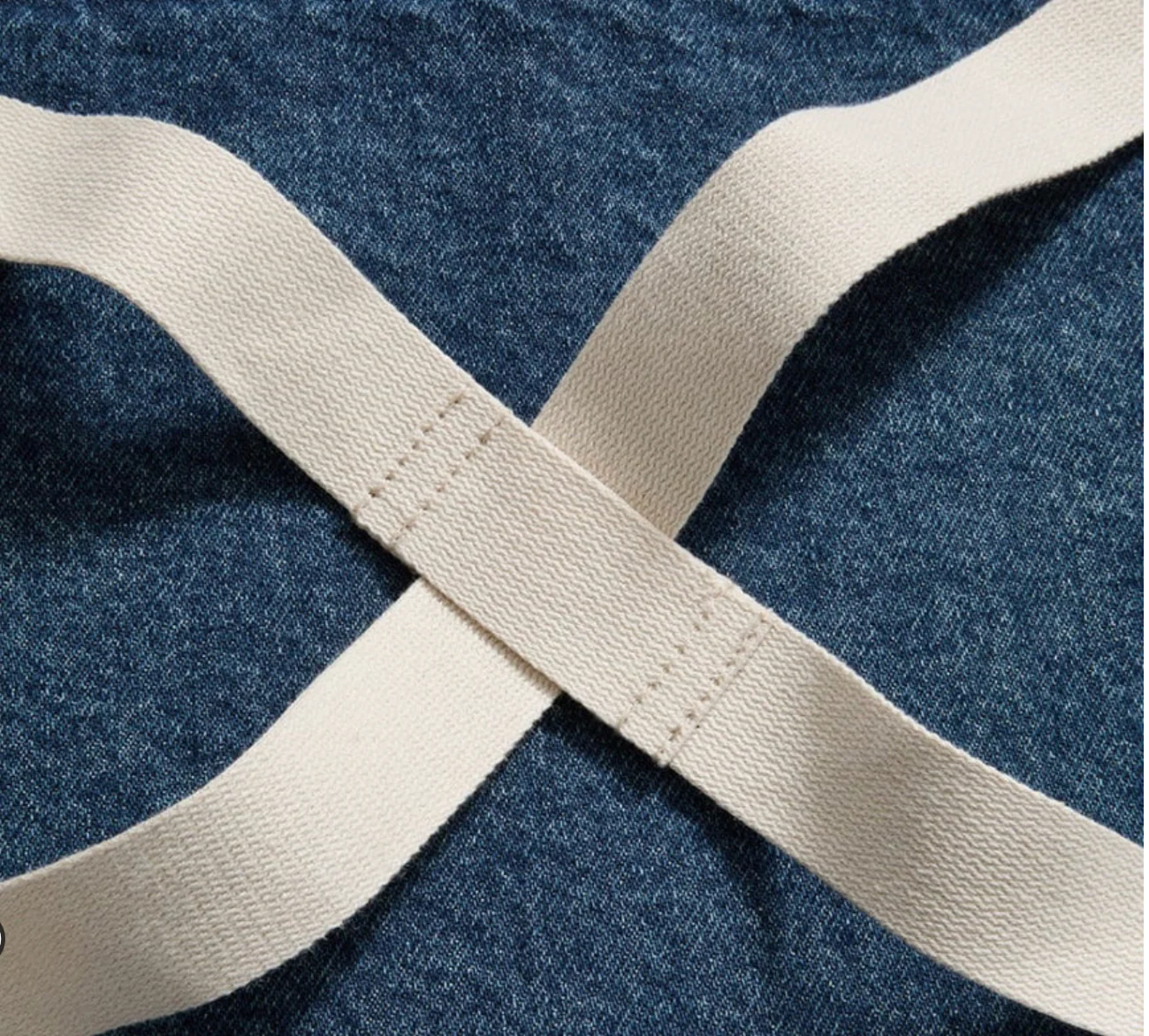 Hedley & Bennett The Crossback Apron - Georgia Blue Denim - Image 3