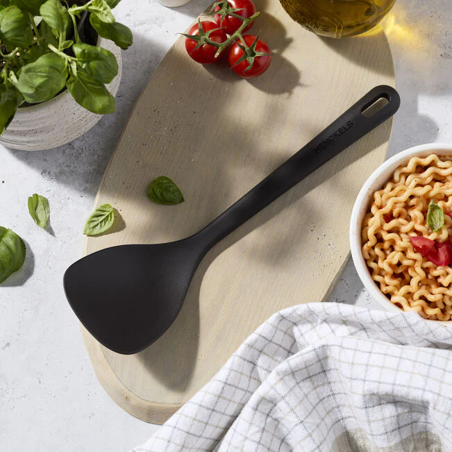 Henckels Silicone Onyx Wok Turner Black - 31cm - Image 2