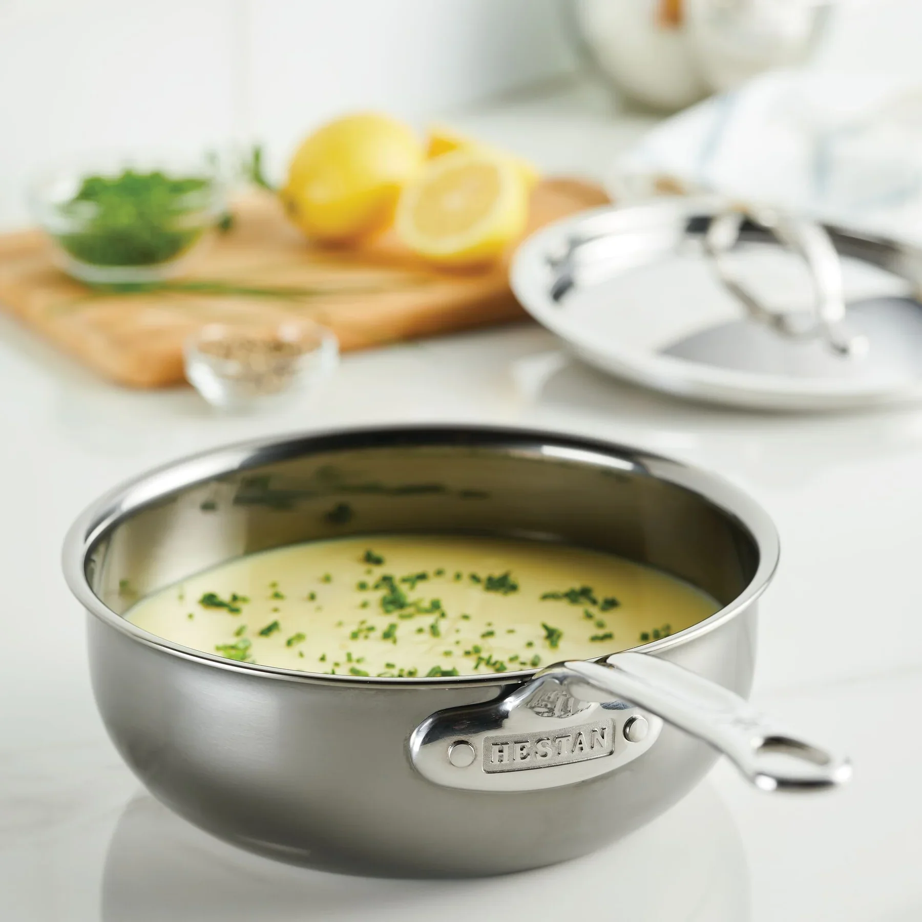 Hestan NanoBond 2qt Covered Saucier - Image 2