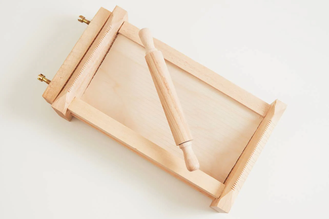 Italian Pasta Chitarra with Rolling Pin - Large - Image 2