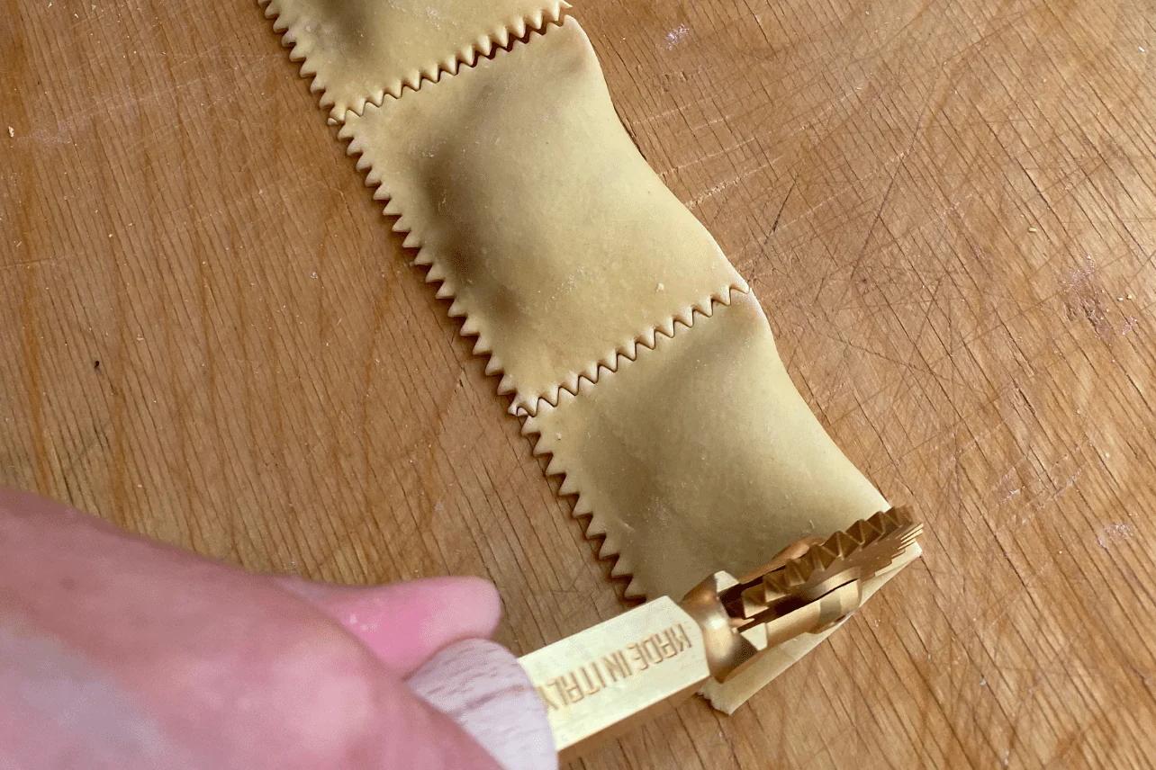 Italian Pasta Fluted Wheel Cutter - Brass Wheel - Image 3