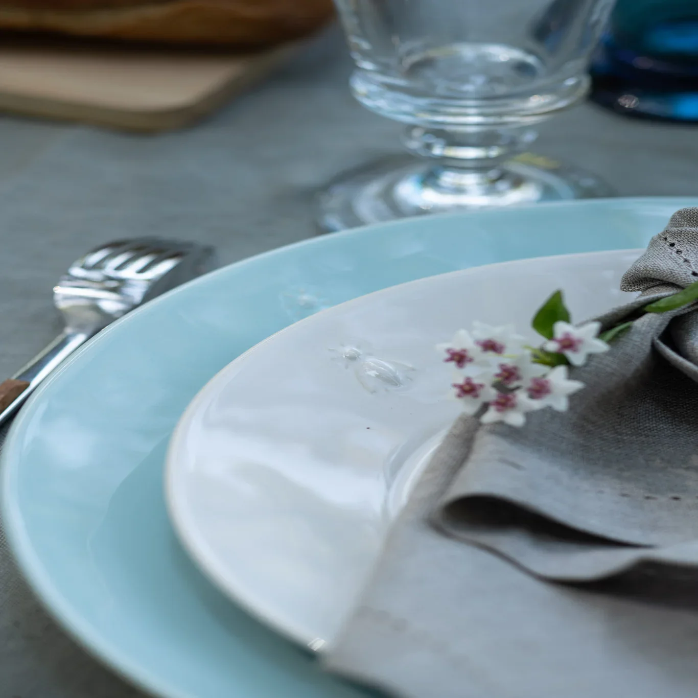 La Rochere Bee Salad/Dessert Plate Aqua - Image 3