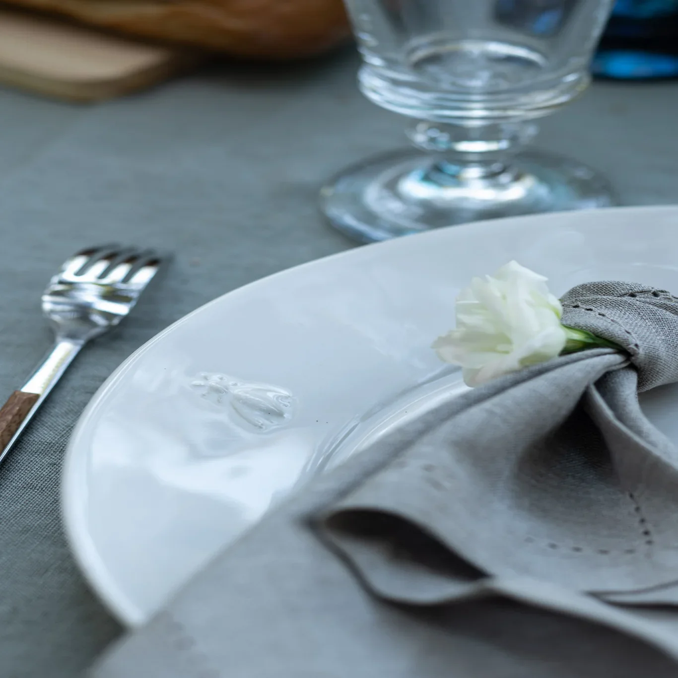 La Rochere Bee Salad/Dessert Plate Ecru - Image 2