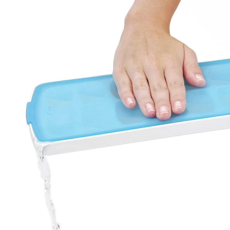 OXO No Spill Ice Cube Tray - Image 3