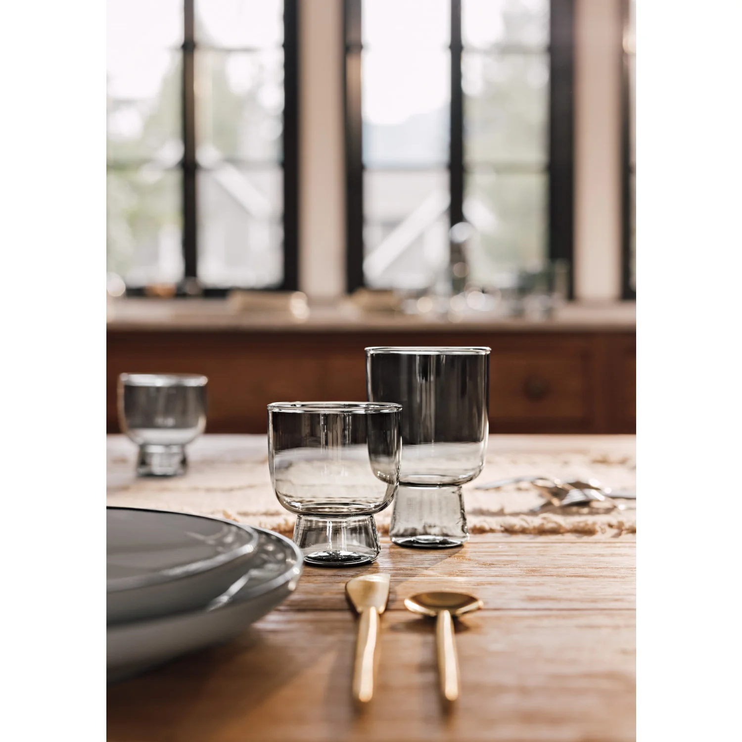 Pedestal Glass 7 oz - Smoke - Image 2