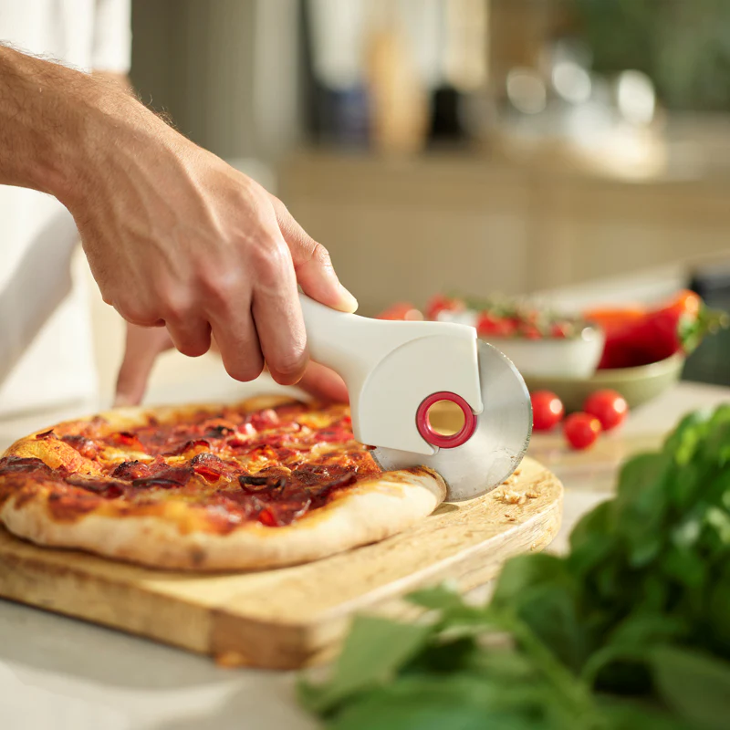 Ringo Pizza Wheel - JosephJoseph - Image 3