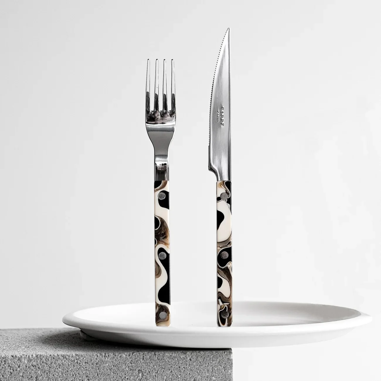Sabre Bistrot Polished Dune Noir - 5pc Place Setting - Image 2