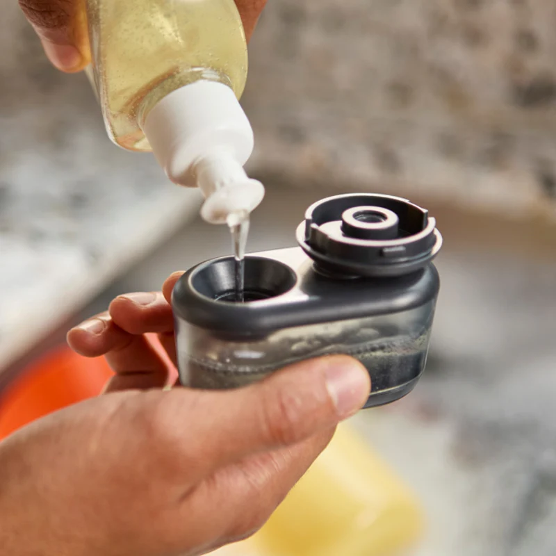 SinkTech™ Soap Dispensing Palm Dish Brush - Joseph Joseph - Image 3