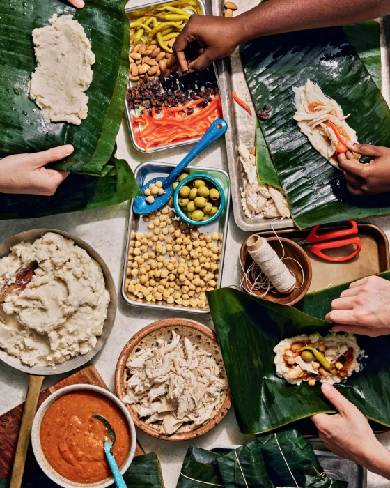 The World Central Kitchen Cookbook: Feeding Humanity, Feeding Hope - José Andrés - Image 3