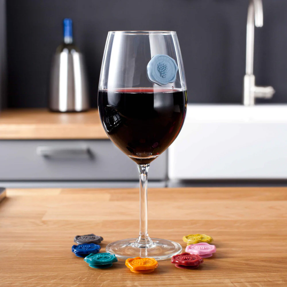 Vacu Vin Classic Grapes Glass Markers - set/8 - Image 2